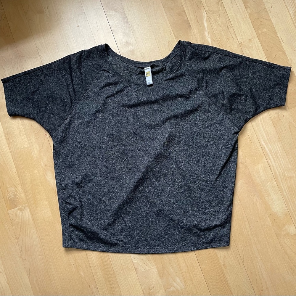 Boxy Lole tshirt with split back